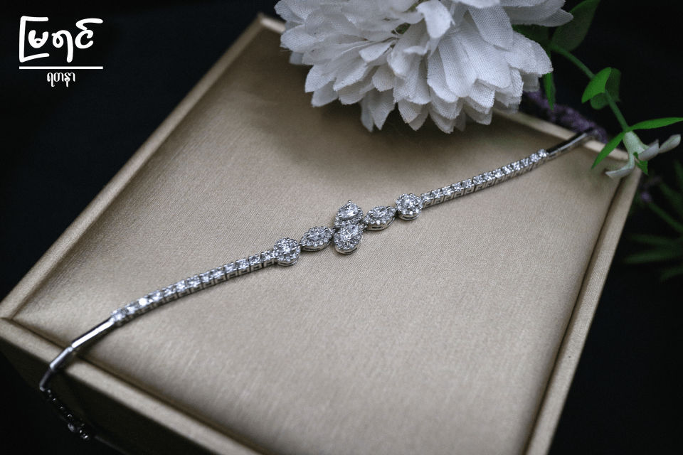 Dia-droplets Hand chain